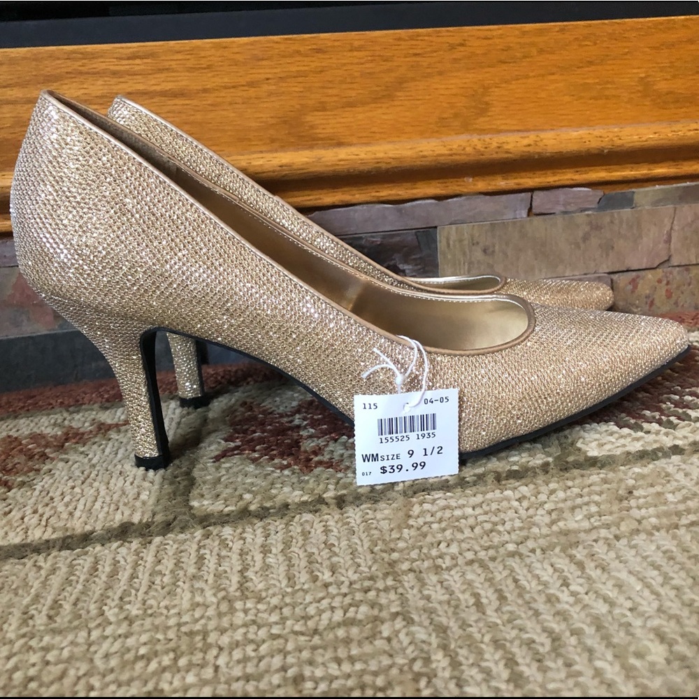 Fioni Nights Gold Dorado Heels